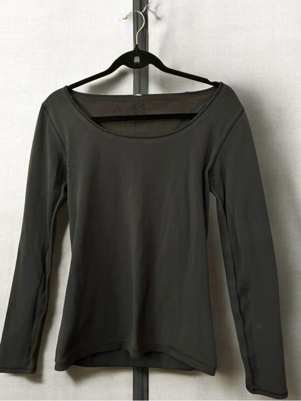 Lululemon Black top